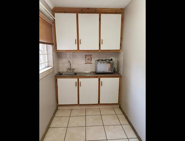 1 BEDROOM PROPERTY TO RENT IN DIE BULT